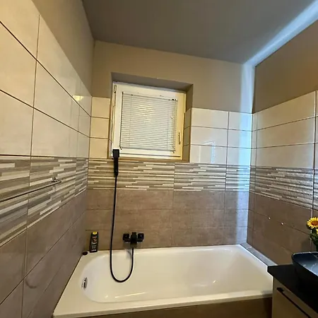 Vip Apartmant With Free Private Parking Apartment *